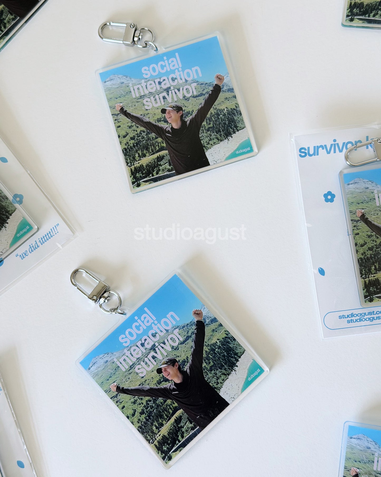 SURVIVOR KEYCHAIN [FIRST PRE-ORDER]